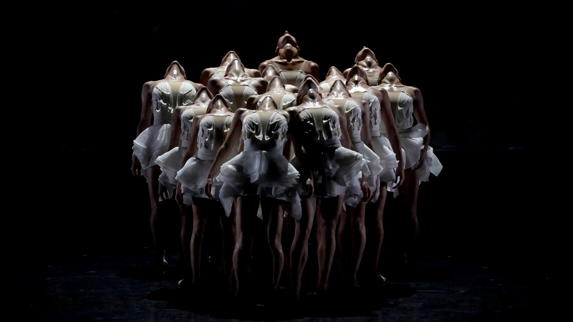 Angelin Preljocaj’dan Kuğu Gölü