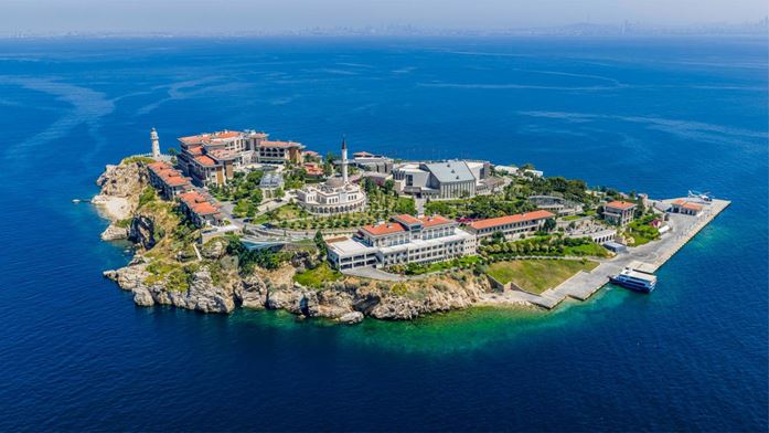 25 Nisan | Demokrasi ve Özgürlükler Adası