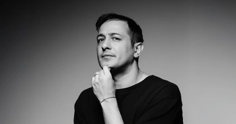 SARP APAK "TEK KİŞİLİK GÖSTERİ"