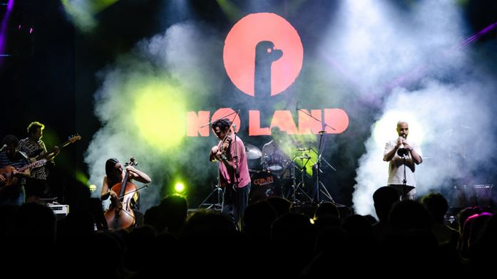 No Land afişi