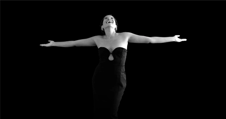 Solanch De La Rosa afişi