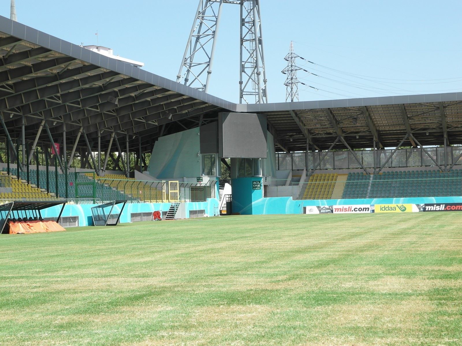 Esenler Erokspor Stadyumu 